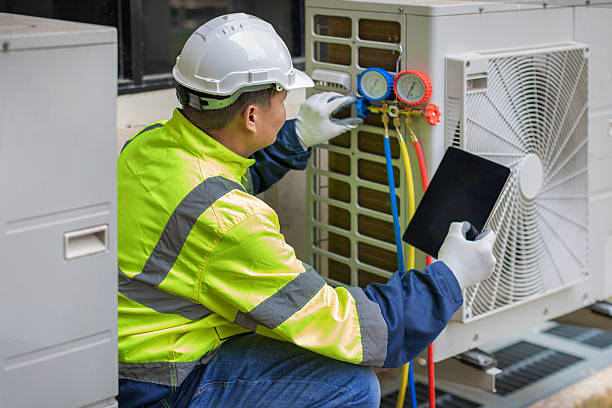 Professional Hvac Installation technician working in Mona, UT